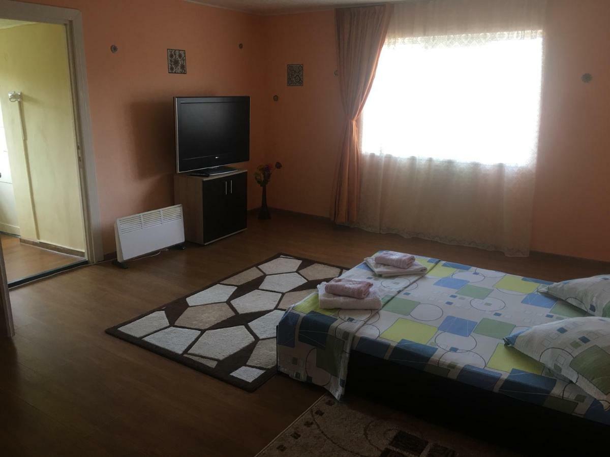 Vila La Izvorul Putinei Haţeg エクステリア 写真